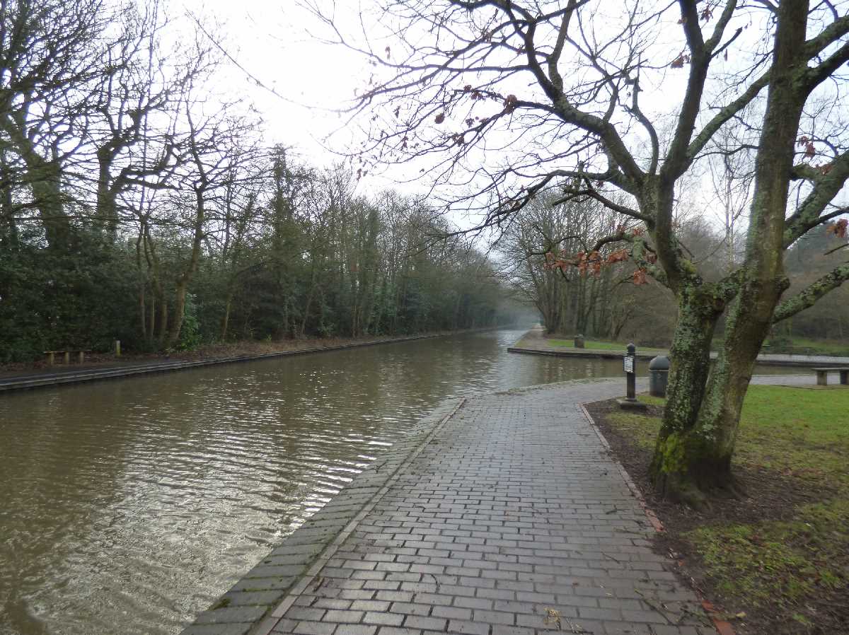 The Vale, Worcester & Birmingham Canal